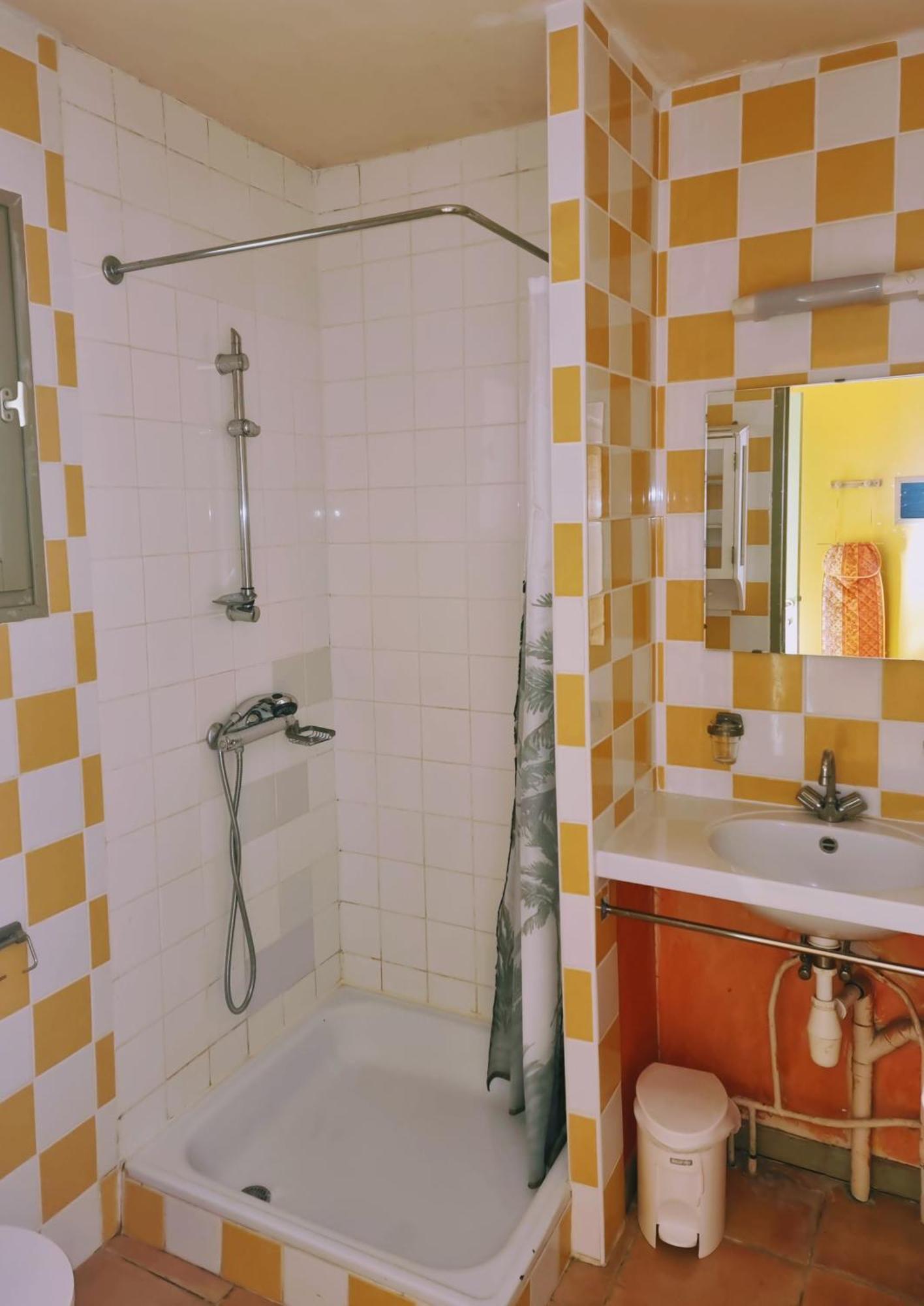 Pousterle De Sabran - Piscine & Hammam公寓 客房 照片