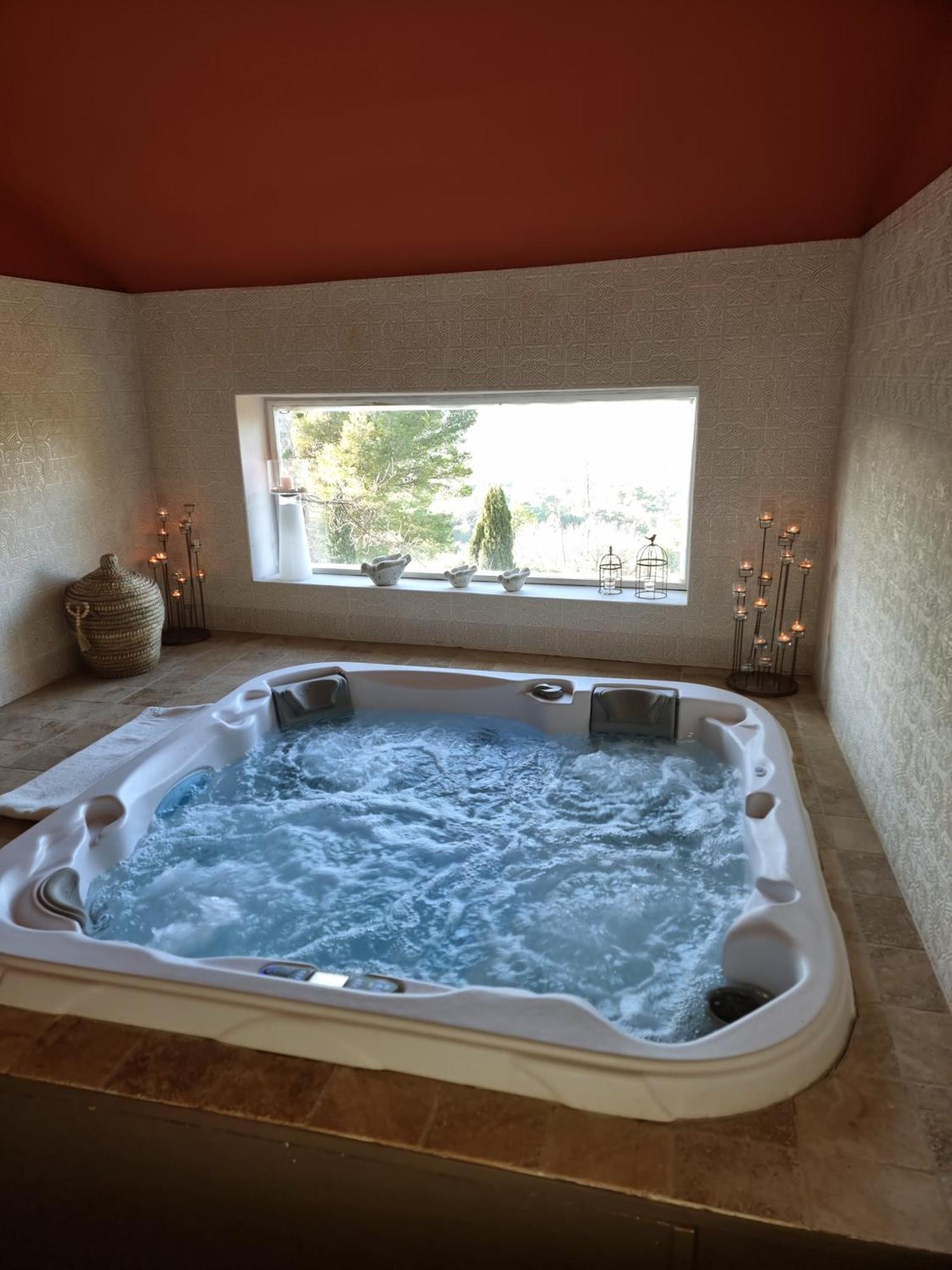 Pousterle De Sabran - Piscine & Hammam公寓 外观 照片